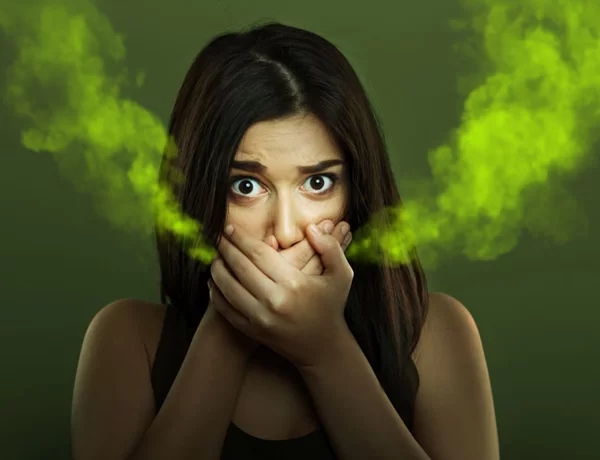 Mau hálito — halitose — gases da gengiva inflamada